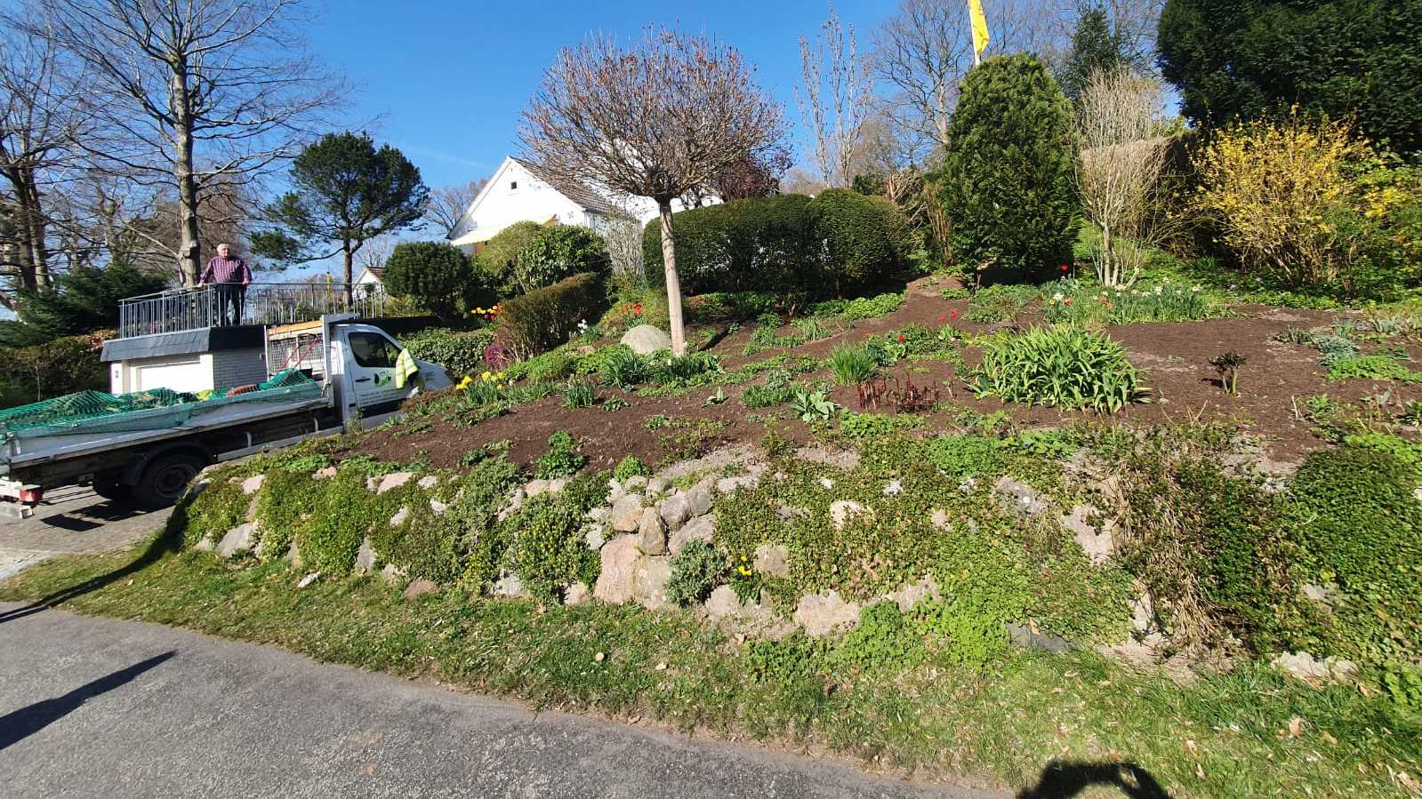 Gartengestaltung am Hang – A & F Galabau Flensburg