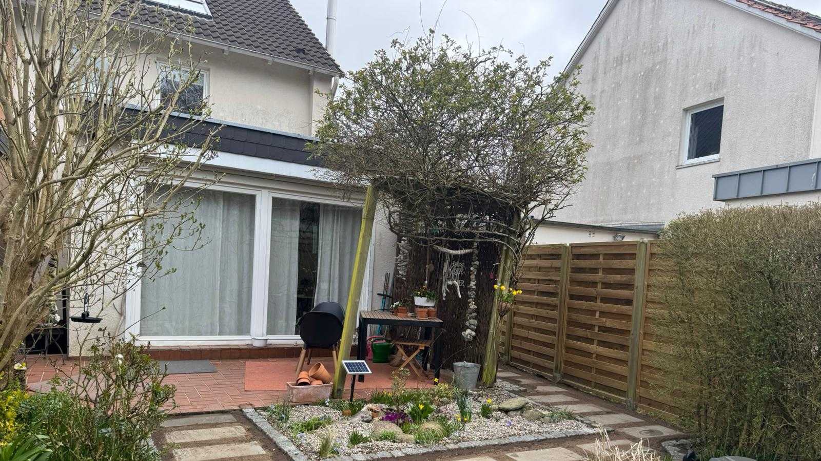 Terrassengestaltung mit Sichtschutzzaun – Flensburg